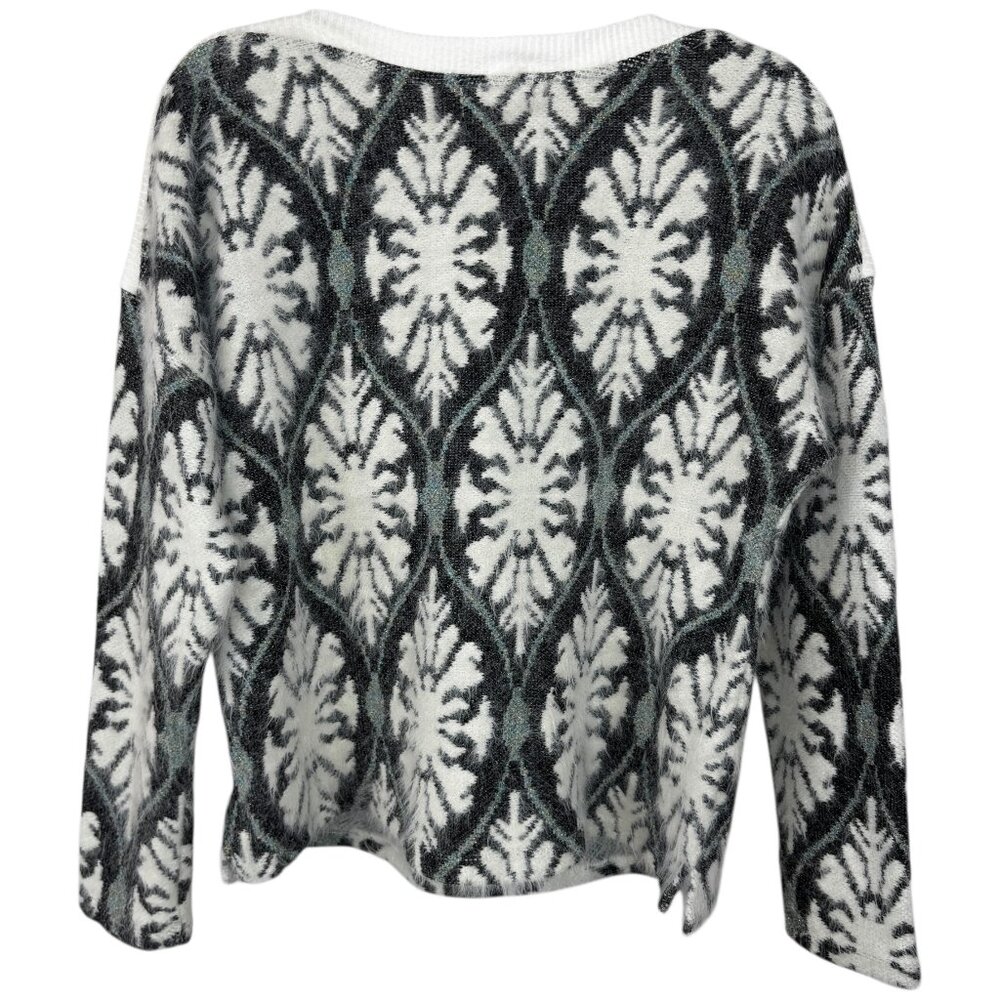 Melloday Black, White & shimmer blue Damask Patterned fuzzy Sweater Size Medium